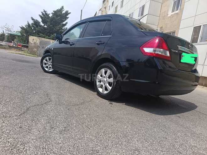 Nissan Tiida-6