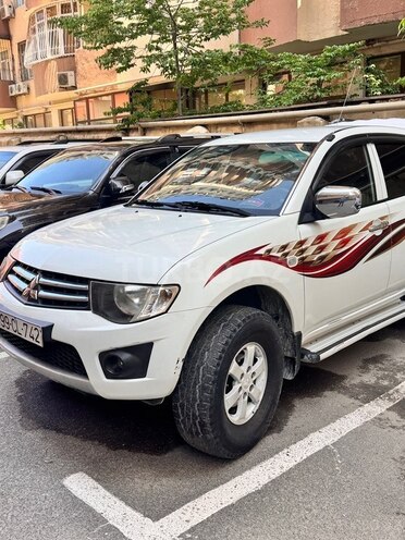 Mitsubishi L200-7