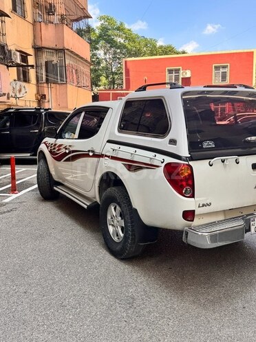 Mitsubishi L200-6