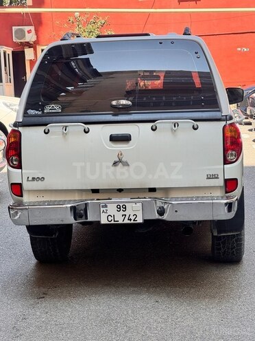 Mitsubishi L200-5