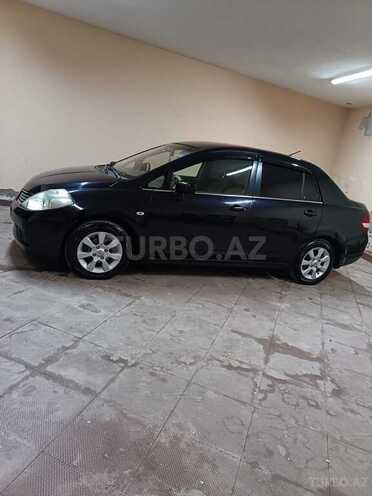 Nissan Tiida-14
