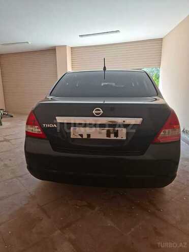 Nissan Tiida-15