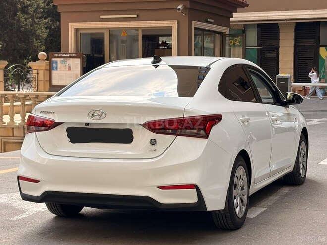Hyundai Accent-6