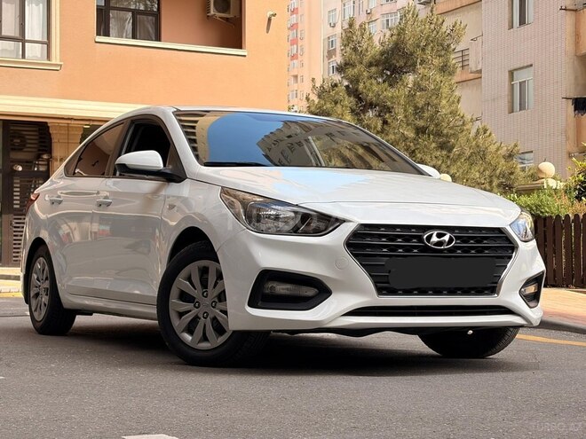Hyundai Accent-4