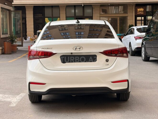 Hyundai Accent-3