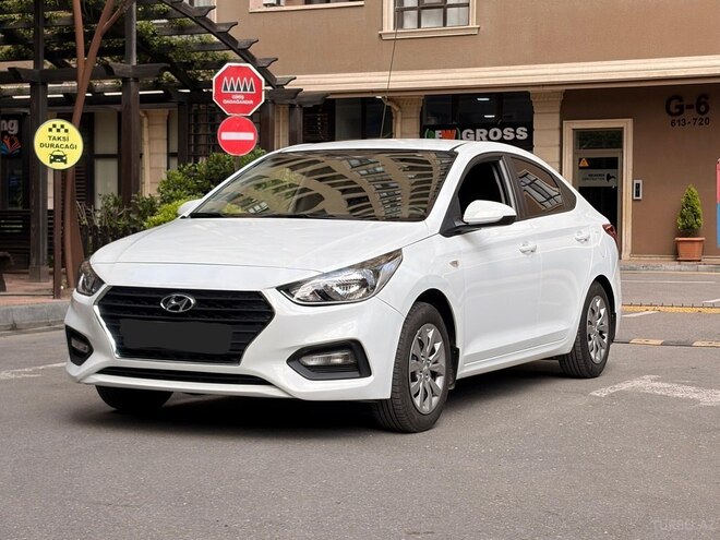 Hyundai Accent-2