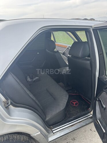 Mercedes 220 E-7