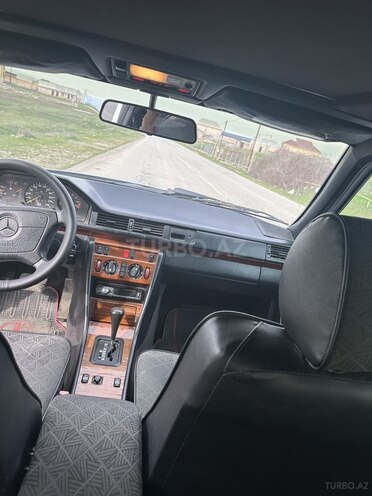 Mercedes 220 E-4