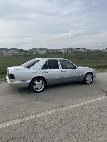 Mercedes 220 E-6