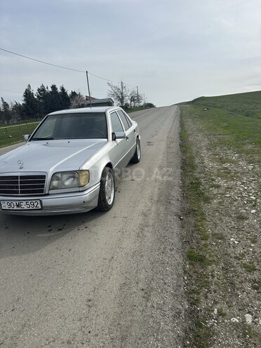 Mercedes 220 E-3