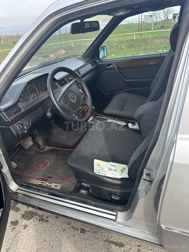 Mercedes 220 E-11