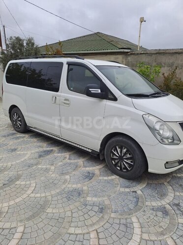 Hyundai H-1-2