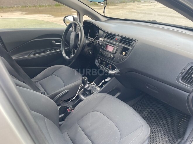 Kia Rio-10