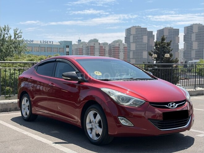 Hyundai Elantra-3