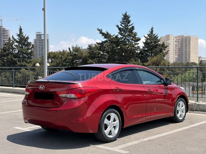Hyundai Elantra-8