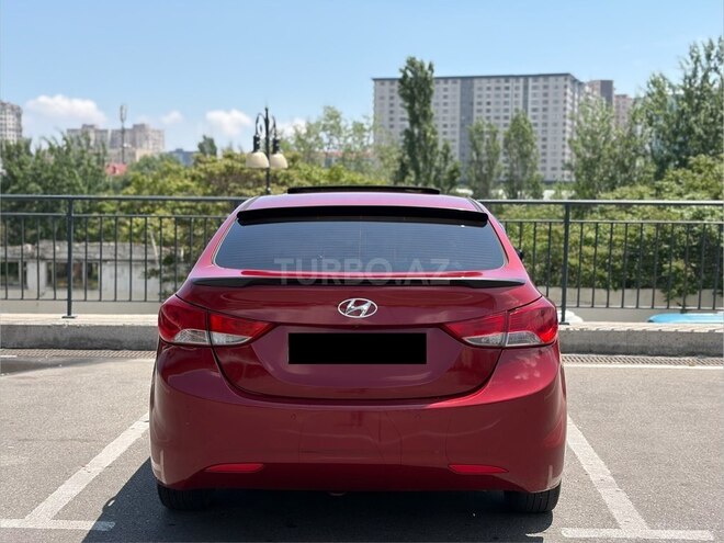 Hyundai Elantra-7
