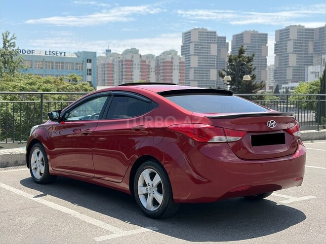 Hyundai Elantra-9