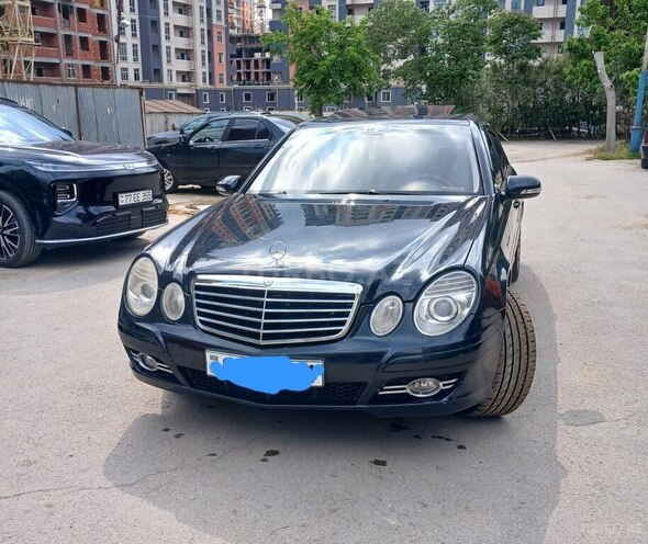 Mercedes E 220-1