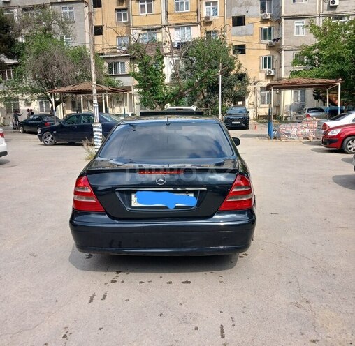 Mercedes E 220-2