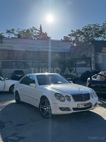 Mercedes E 220-1