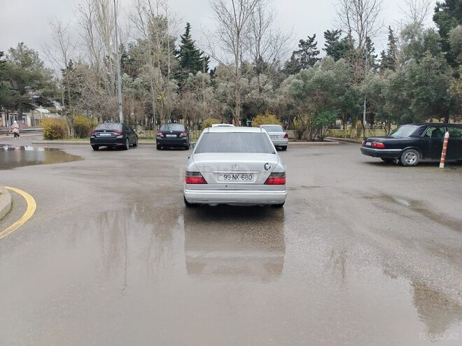 Mercedes E 220-4