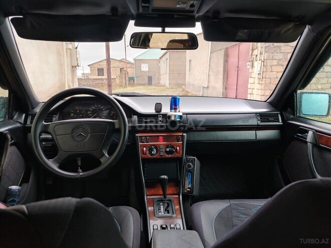 Mercedes E 220-8