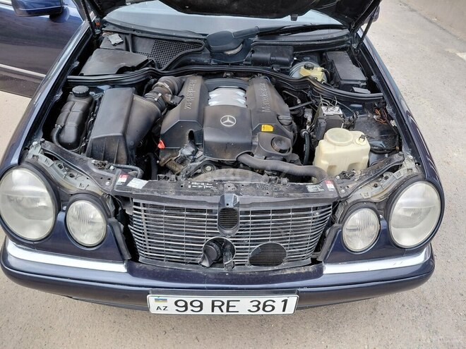 Mercedes E 240-12