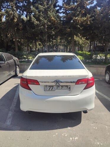 Toyota Camry-7