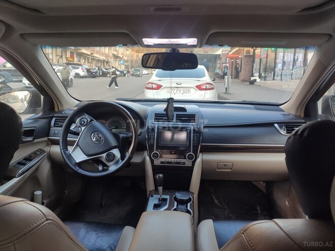 Toyota Camry-9