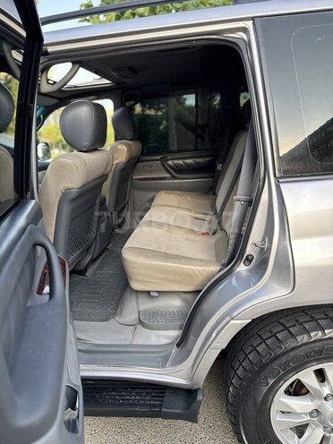 Toyota Land Cruiser-13