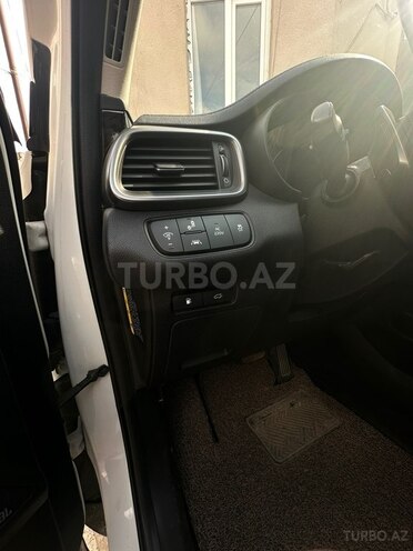Kia Sorento-9