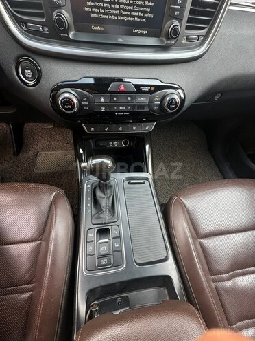 Kia Sorento-11