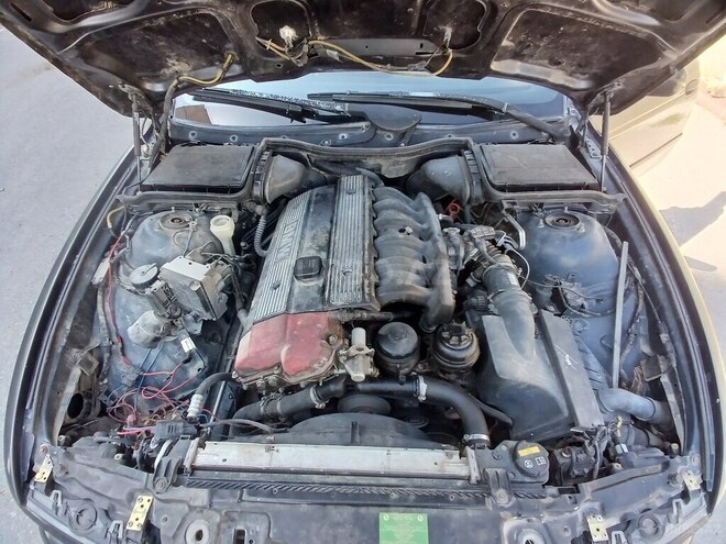 BMW 523-18