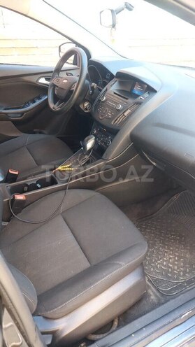 Ford Focus-9