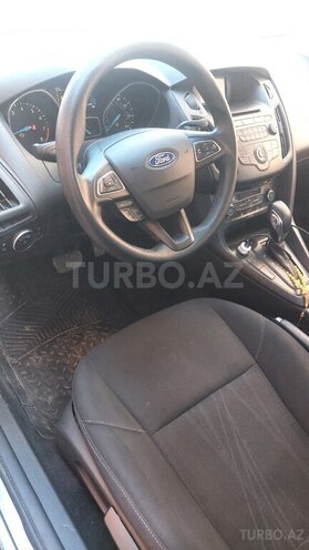Ford Focus-7