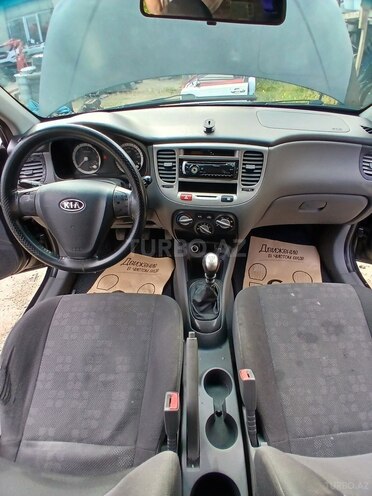 Kia Rio-17
