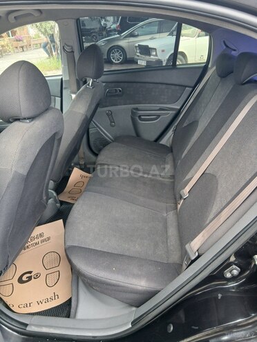 Kia Rio-12