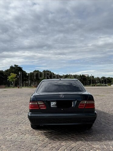 Mercedes E 240-6