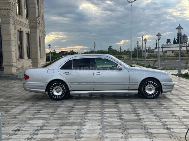 Mercedes E 240-9