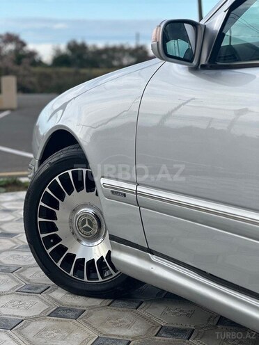 Mercedes E 240-7