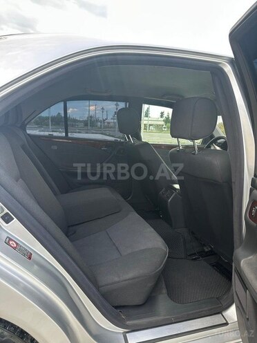 Mercedes E 240-14