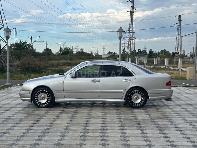 Mercedes E 240-8