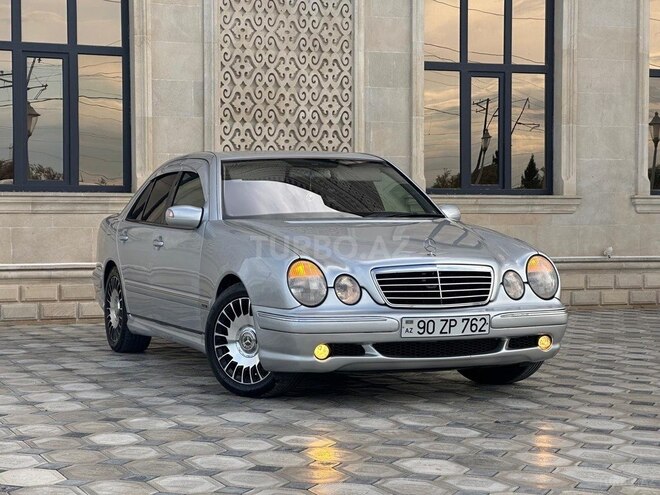 Mercedes E 240-3