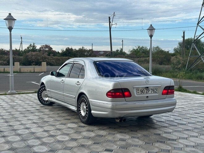 Mercedes E 240-6