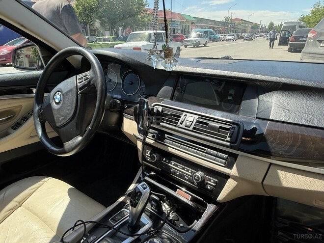 BMW 528-8