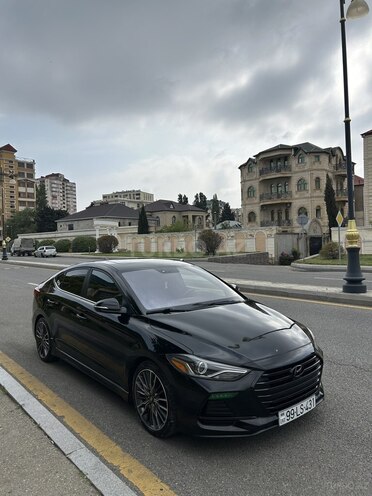 Hyundai Elantra-3