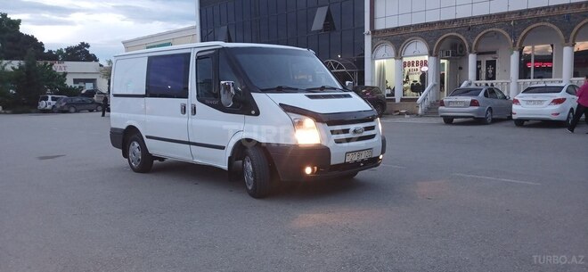 Ford Transit-2