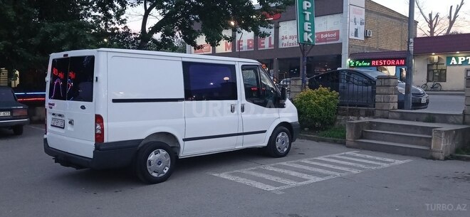 Ford Transit-7
