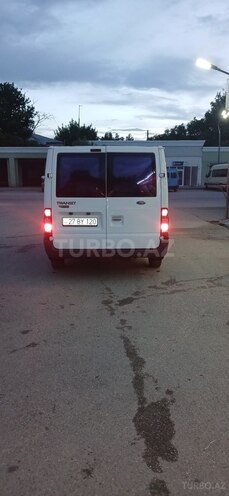 Ford Transit-12