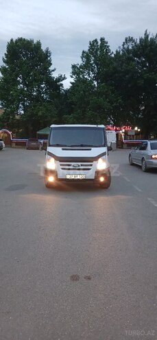 Ford Transit-17